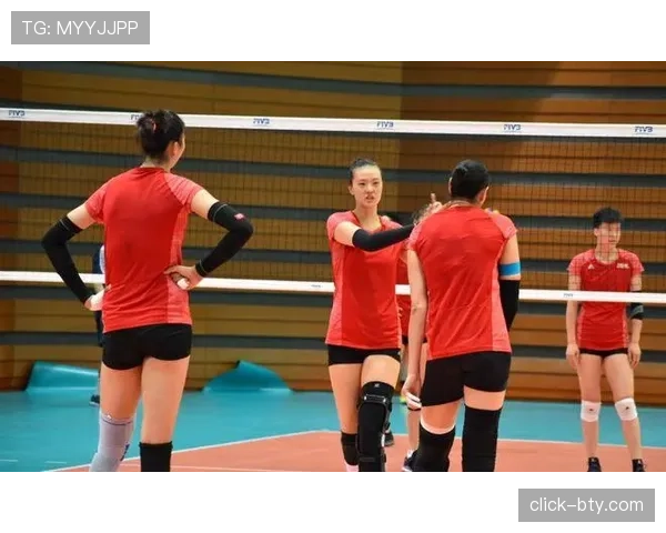 张常宁真是拿生活当秀场，训练完居然戴着百万手表逛街？